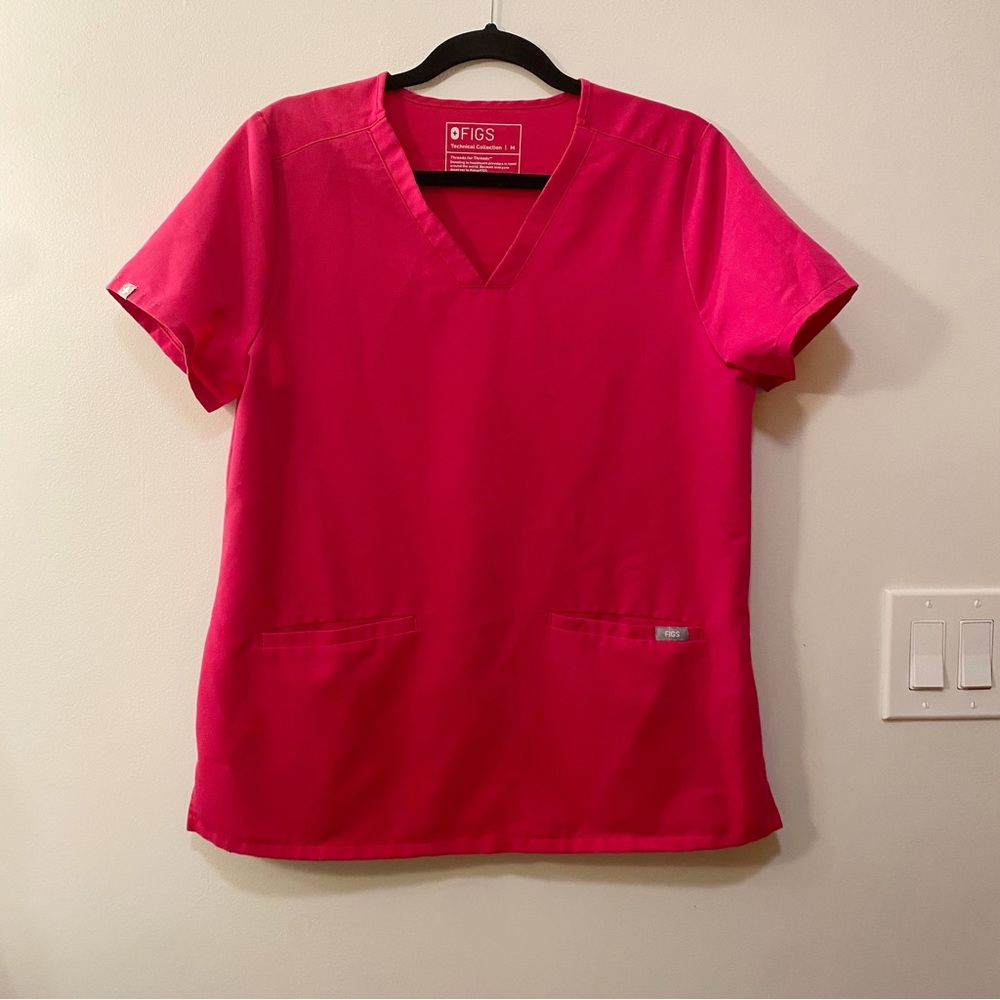Figs | ultra rose | Casma three pocket scrub top | Medium